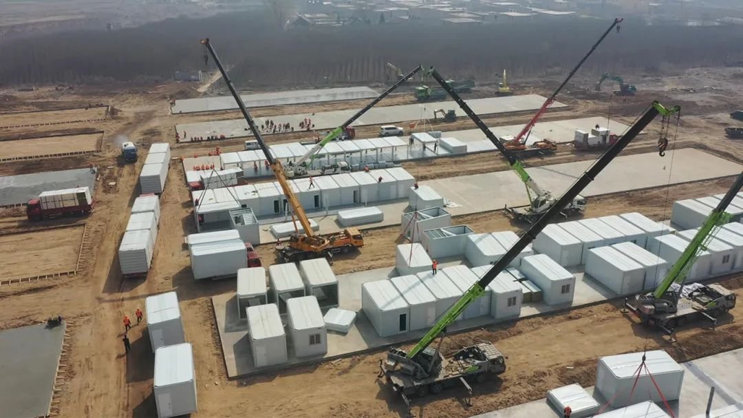 用速度呵護生命——阿米納彩涂板支援方艙醫(yī)院建設