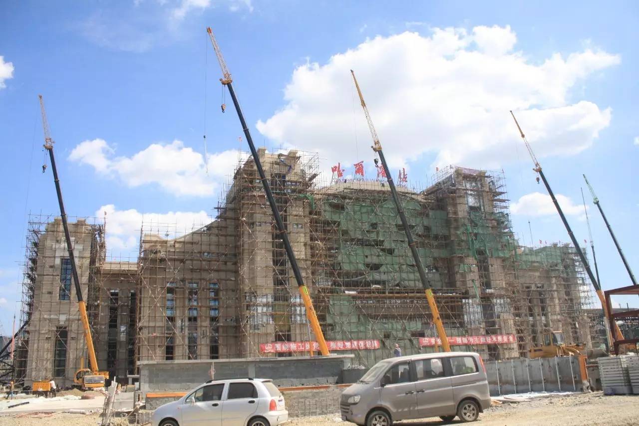 阿米納氟碳彩涂板應(yīng)用于哈爾濱火車站改擴建工程2